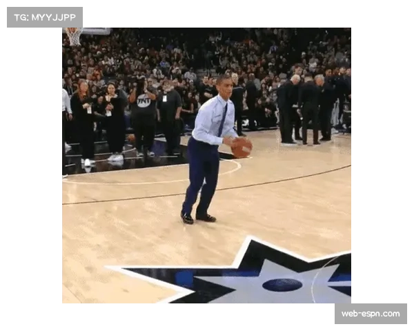 场边趣闻：一位小球迷成功命中中场投篮，赢得赛季套票